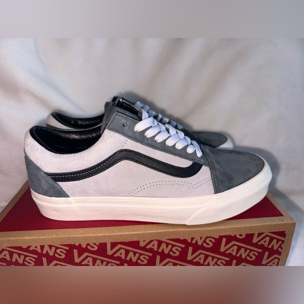 NWT Vans Suede Old Skool Shoes size 8.5